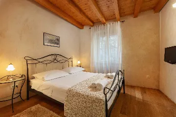 Heritage Family Apartment in Omiš for 4–6 guests