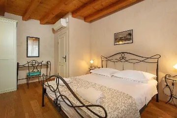 Heritage Family Apartment in Omiš for 4–6 guests