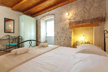 Heritage Family Apartment in Omiš for 4–6 guests