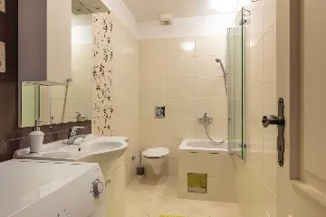 Heritage Family Apartment in Omiš for 4–6 guests