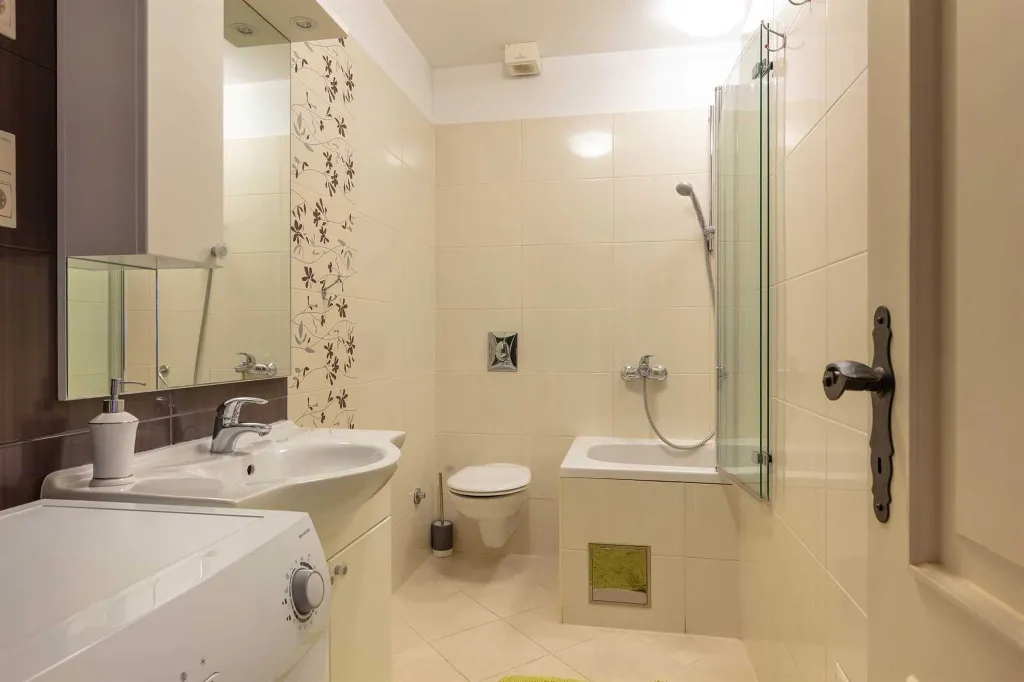 Heritage Family Apartment in Omiš for 4–6 guests