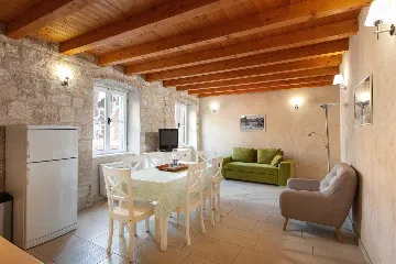 Heritage Family Apartment in Omiš for 4–6 guests