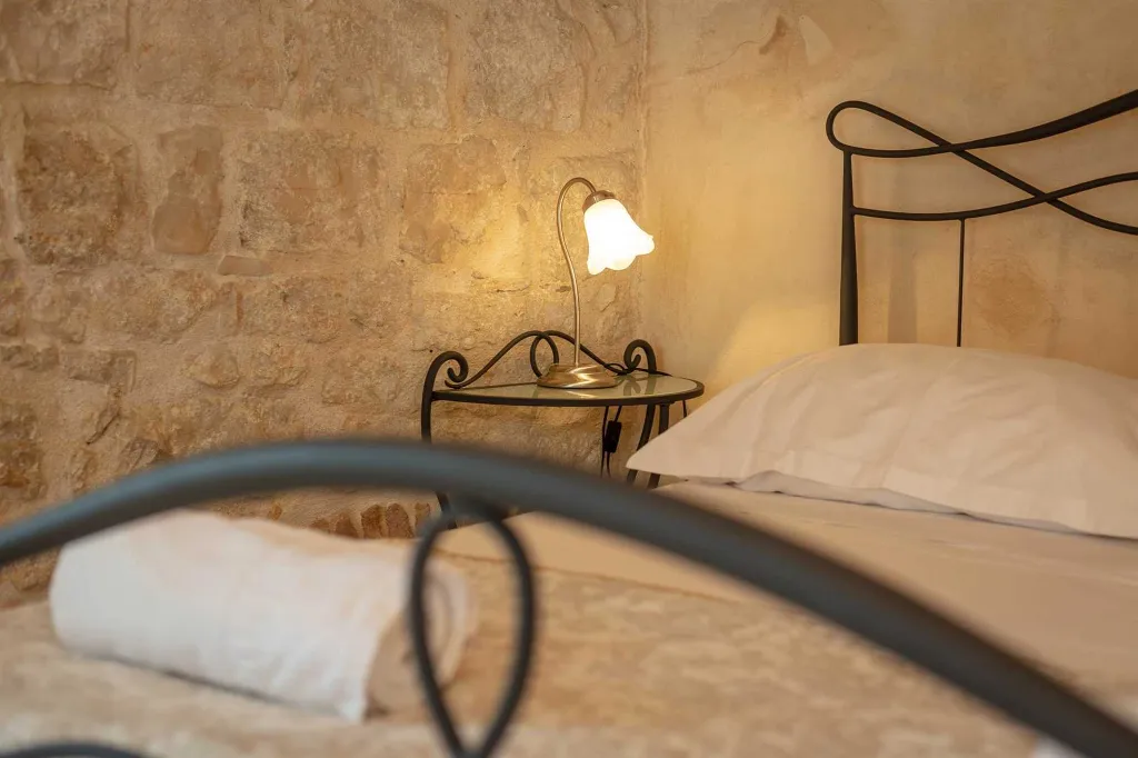 Omiš 2-Bedroom Apartment for Up to 6 Guests