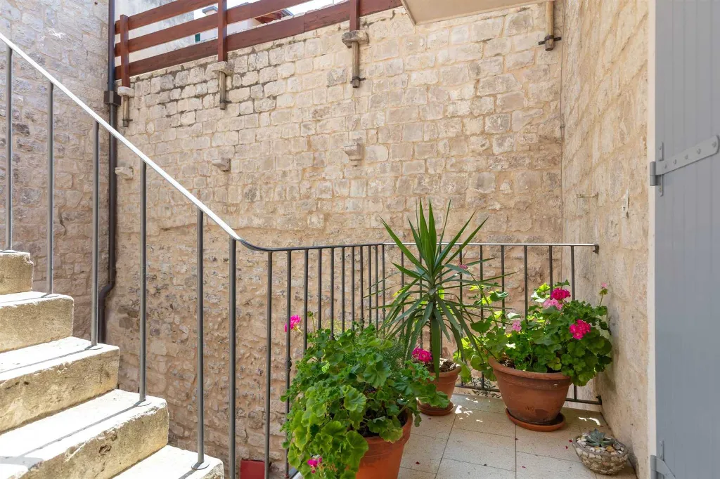 2-Bedroom Apartment in Omiš for Up to 6 Guests