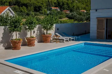 Beachfront 4-Bedroom Villa in Korčula (Sleeps 8)