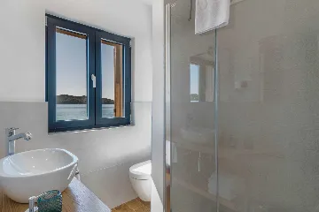 Beachfront 4-Bedroom Villa in Korčula (Sleeps 8)