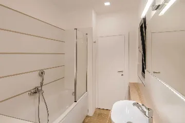 Beachfront 4-Bedroom Villa in Korčula (Sleeps 8)