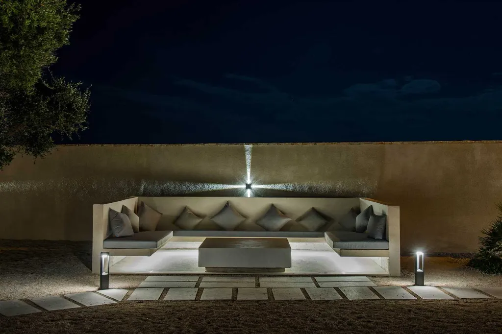 Beachfront 4-Bedroom Villa in Korčula (Sleeps 8)