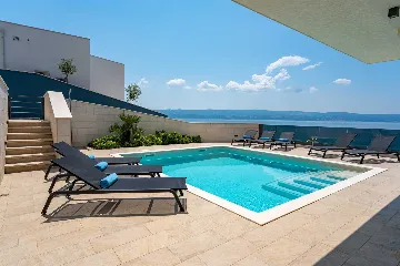 4-Bedroom Villa with Heated Pool in Omiš