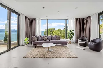 4-Bedroom Villa with Heated Pool in Omiš