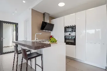 4-Bedroom Villa with Heated Pool in Omiš