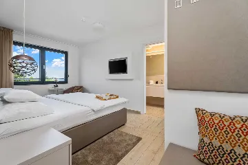 4-Bedroom Villa with Heated Pool in Omiš