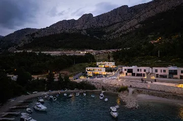 Omiš 4-Bedroom Villa for 8 with Heated Pool