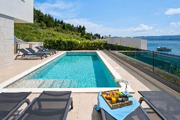 Omiš 4-Bedroom Villa for 8 with Heated Pool