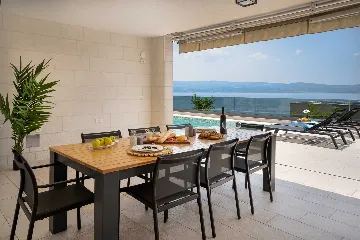 Omiš 4-Bedroom Villa for 8 with Heated Pool