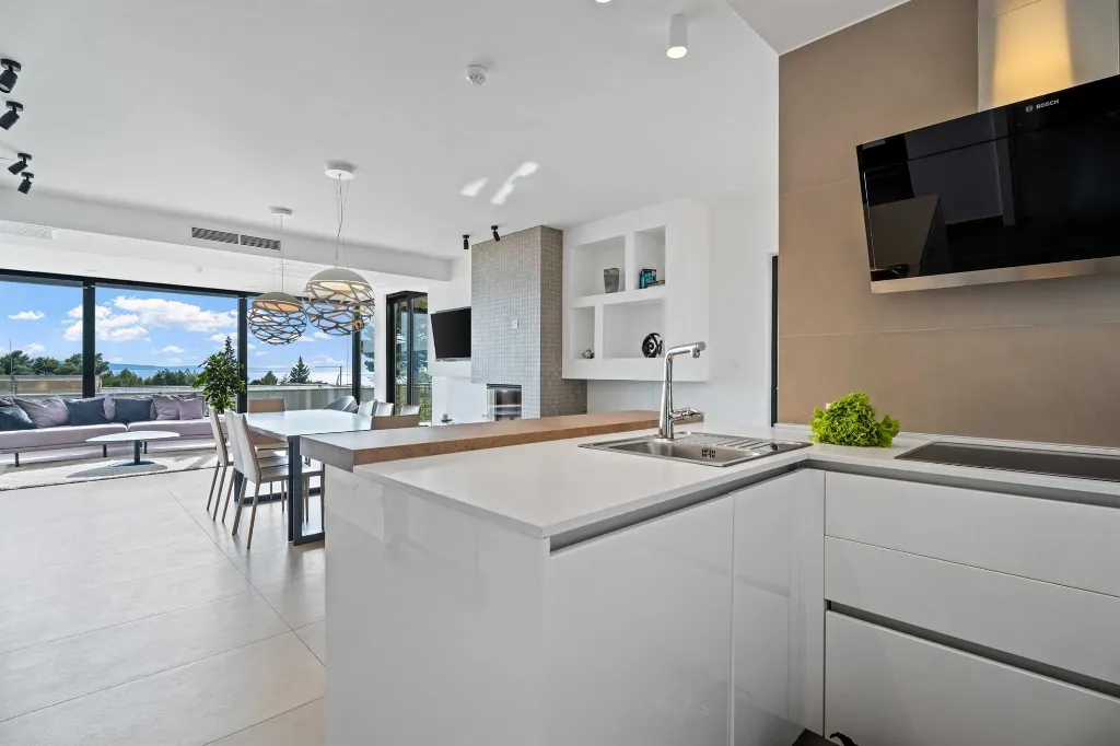 Omiš 4-Bedroom Villa for 8 with Heated Pool