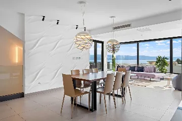 Omiš 4-Bedroom Villa for 8 with Heated Pool