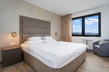 Omiš 4-Bedroom Villa for 8 with Heated Pool