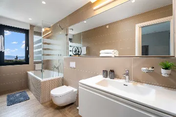 Omiš 4-Bedroom Villa for 8 with Heated Pool