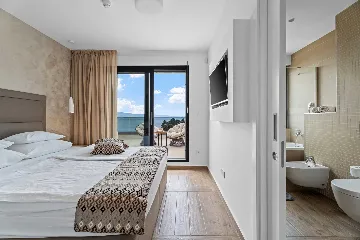 Omiš 4-Bedroom Villa for 8 with Heated Pool