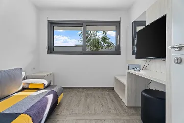 Omiš 4-Bedroom Villa for 8 with Heated Pool