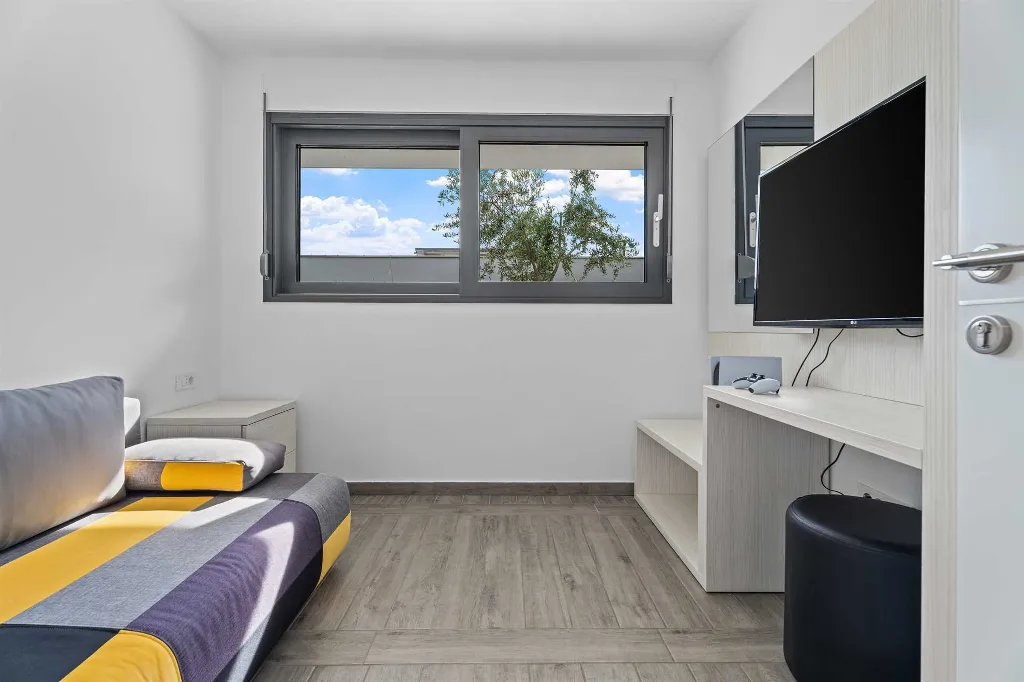 Omiš 4-Bedroom Villa for 8 with Heated Pool