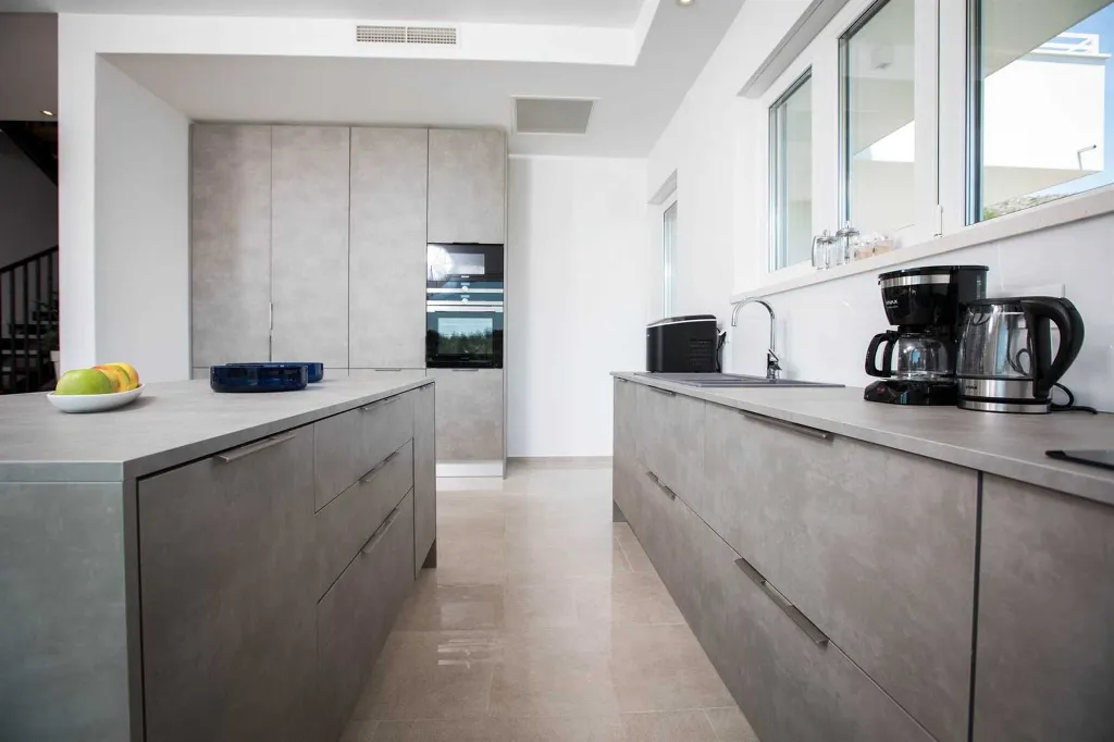 4-Bedroom Villa with Heated Pool in Orašac