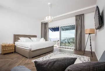 4-Bedroom Villa with Heated Pool in Orašac