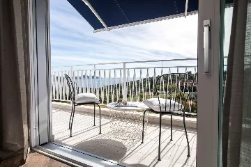 4-Bedroom Villa with Heated Pool in Orašac