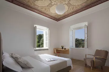 Dubrovnik 7-Bedroom Villa for Up to 16 Guests