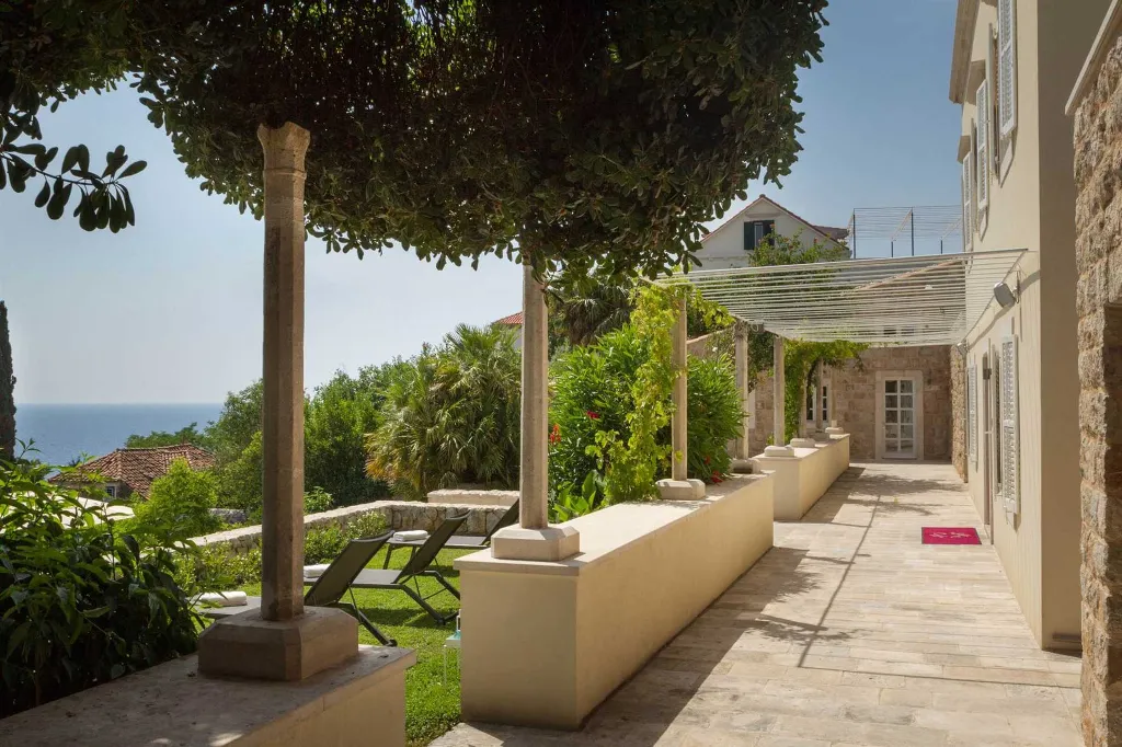 Dubrovnik 7-Bedroom Villa for Up to 16 Guests