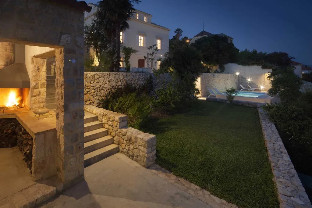 Dubrovnik 7-Bedroom Villa for Up to 16 Guests