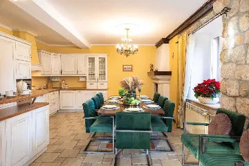 5-Bedroom Villa with Private Pool in Mlini