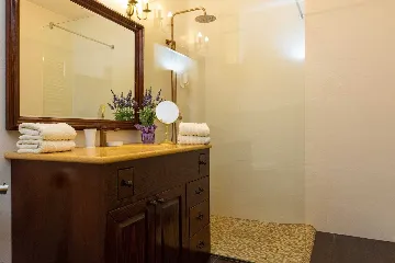 5-Bedroom Villa with Private Pool in Mlini