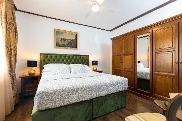 5-Bedroom Villa with Private Pool in Mlini