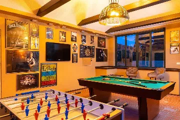 5-Bedroom Villa with Private Pool in Mlini