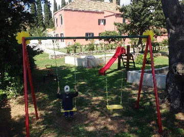 5-Bedroom Villa with Private Pool in Mlini