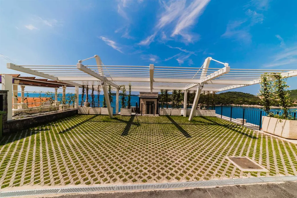 Stikovica Villa for 12 with Infinity Pool & Sea Access