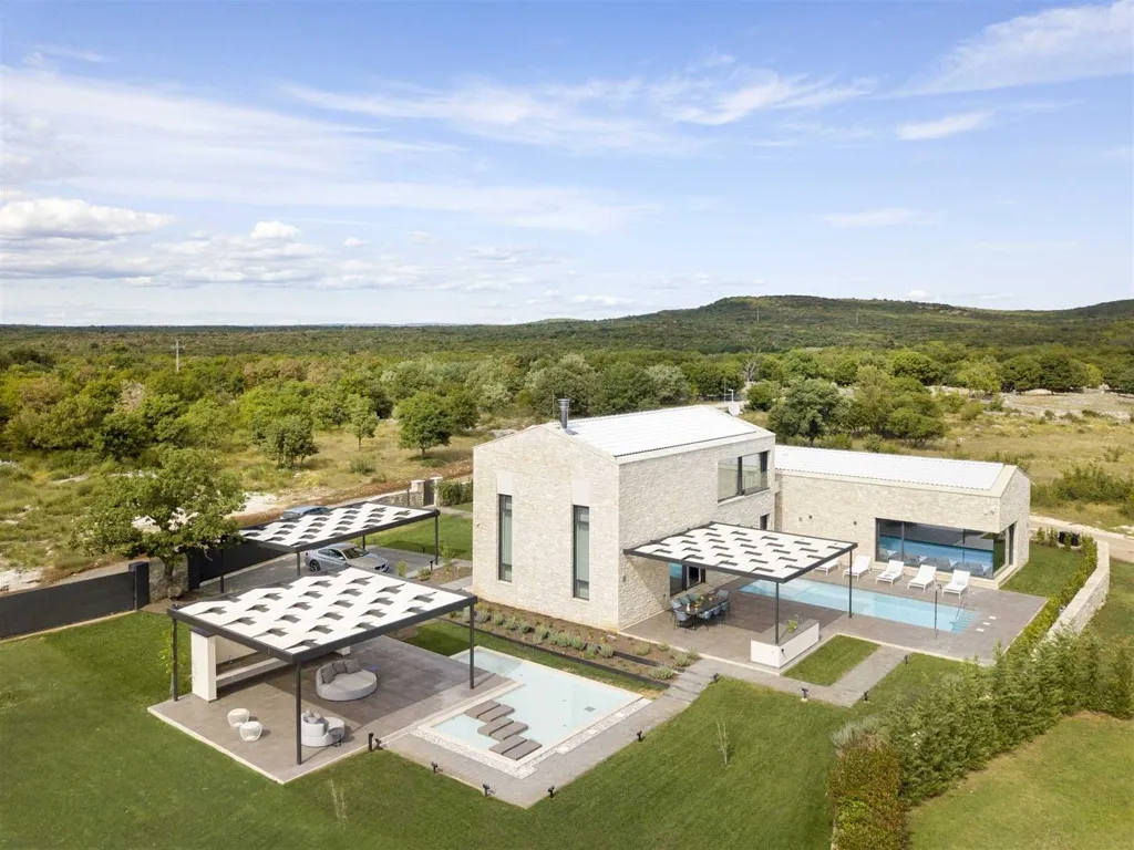 Bale Villa with Heated Indoor Pool for 8