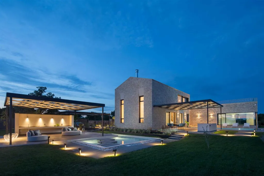 Bale Villa with Heated Indoor Pool for 8