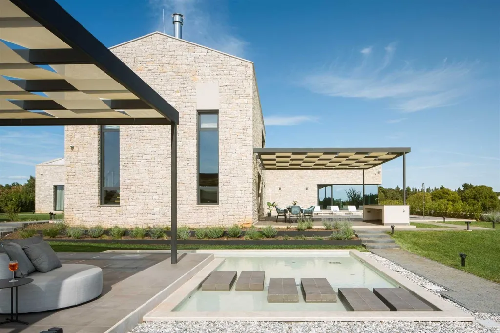 Bale Villa with Heated Indoor Pool for 8