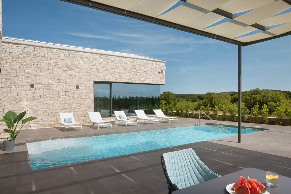 Bale Villa with Heated Indoor Pool for 8