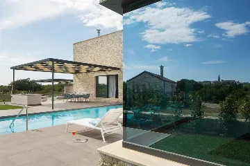 Bale Villa with Heated Indoor Pool for 8