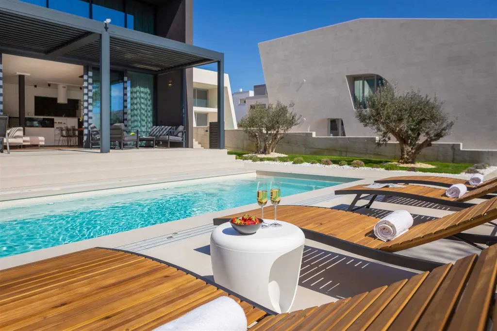 Villa in Petrčane for Up to 8 Guests