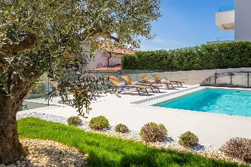 Villa in Petrčane for Up to 8 Guests