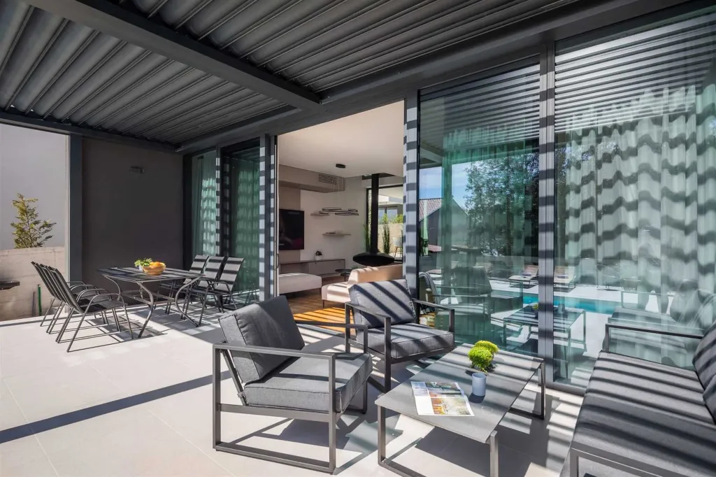 Villa in Petrčane for Up to 8 Guests