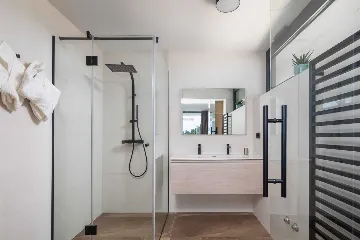 Villa in Petrčane for Up to 8 Guests