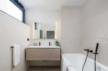 Villa in Petrčane for Up to 8 Guests