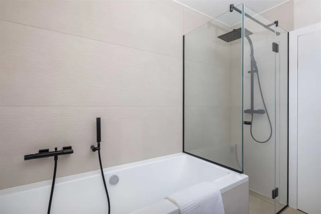 Villa in Petrčane for Up to 8 Guests
