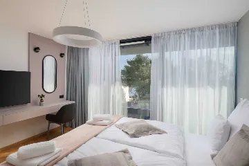 Villa in Petrčane for Up to 8 Guests